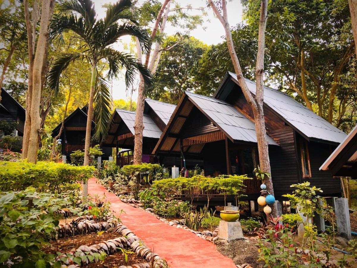 Thongtapan Resort Chaloklum Buitenkant foto